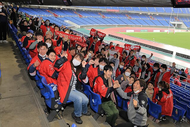日産スタジアムでの公式戦に横浜市の支援学校の方々を招待しました