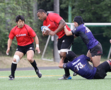 トマシ･ソンゲタ選手（中央）