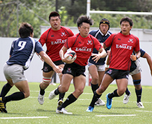 中央大学ラグビー部との合同練習の様子